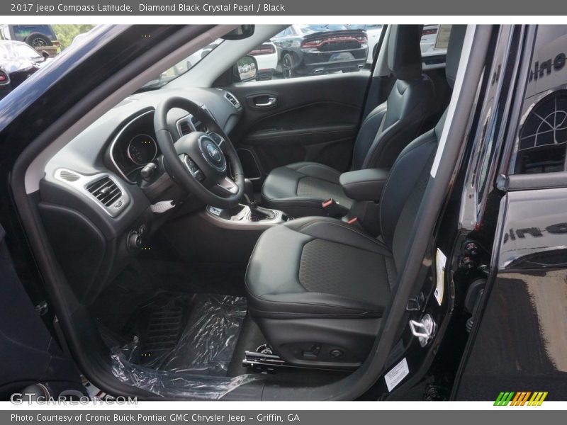 Diamond Black Crystal Pearl / Black 2017 Jeep Compass Latitude