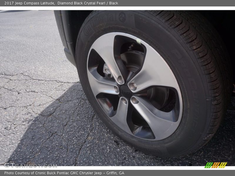 Diamond Black Crystal Pearl / Black 2017 Jeep Compass Latitude