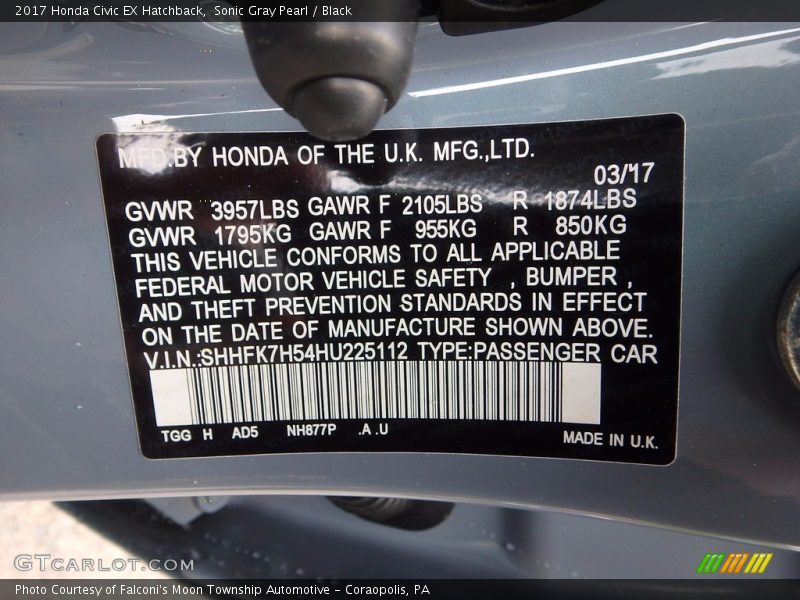 Sonic Gray Pearl / Black 2017 Honda Civic EX Hatchback