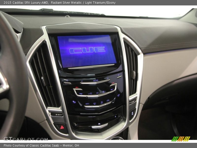 Radiant Silver Metallic / Light Titanium/Ebony 2015 Cadillac SRX Luxury AWD