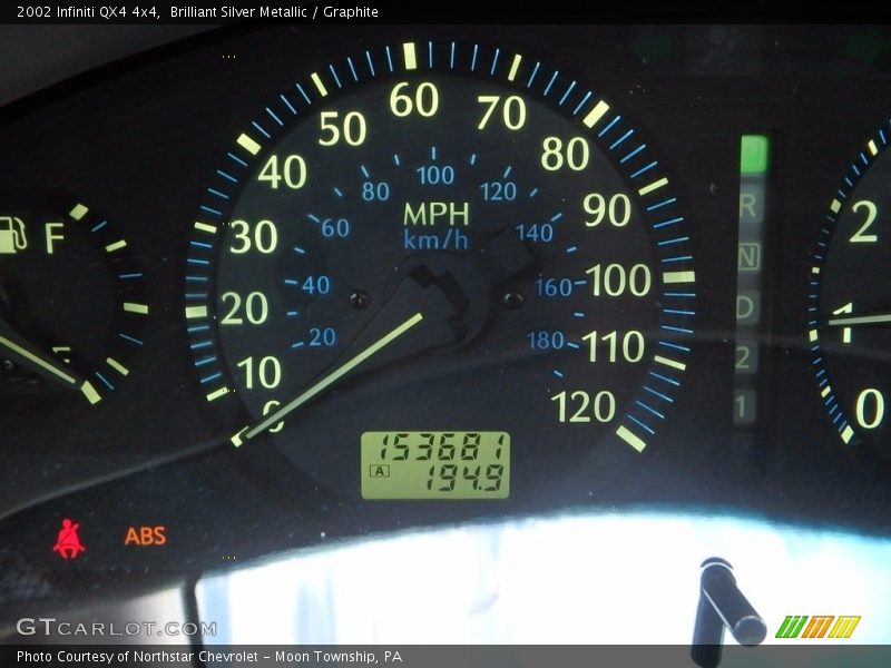 Brilliant Silver Metallic / Graphite 2002 Infiniti QX4 4x4