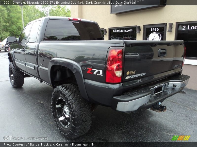 Dark Gray Metallic / Dark Charcoal 2004 Chevrolet Silverado 1500 Z71 Extended Cab 4x4