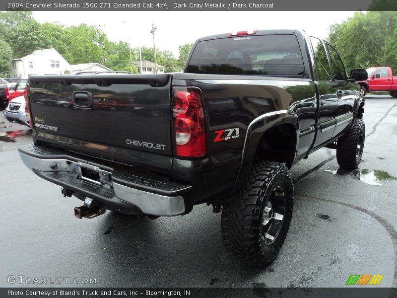 Dark Gray Metallic / Dark Charcoal 2004 Chevrolet Silverado 1500 Z71 Extended Cab 4x4