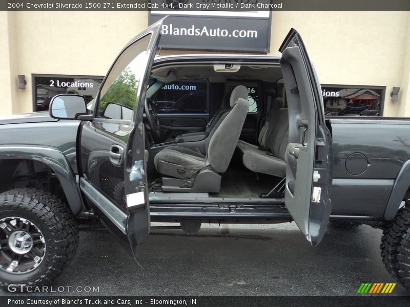 Dark Gray Metallic / Dark Charcoal 2004 Chevrolet Silverado 1500 Z71 Extended Cab 4x4
