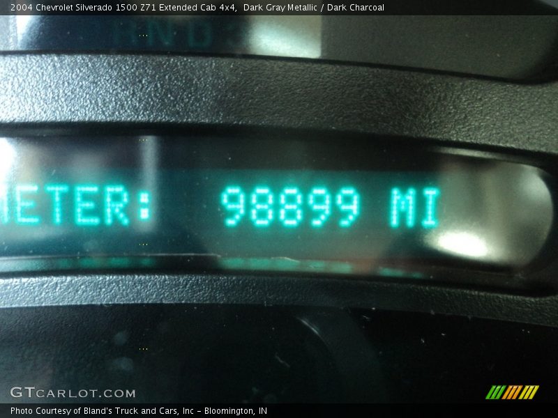 Dark Gray Metallic / Dark Charcoal 2004 Chevrolet Silverado 1500 Z71 Extended Cab 4x4