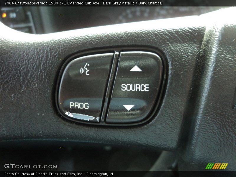 Dark Gray Metallic / Dark Charcoal 2004 Chevrolet Silverado 1500 Z71 Extended Cab 4x4