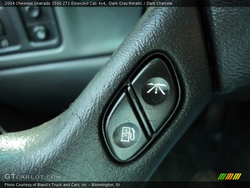 Dark Gray Metallic / Dark Charcoal 2004 Chevrolet Silverado 1500 Z71 Extended Cab 4x4