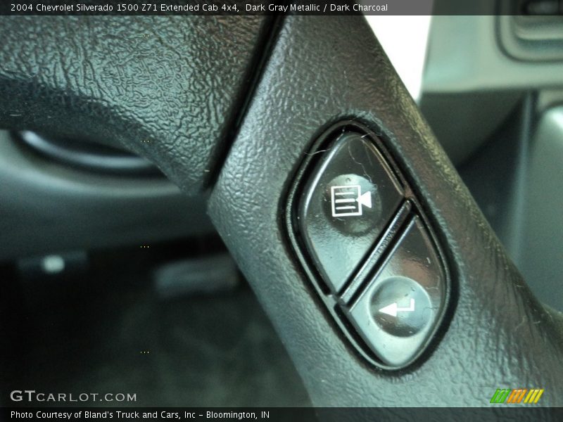 Dark Gray Metallic / Dark Charcoal 2004 Chevrolet Silverado 1500 Z71 Extended Cab 4x4