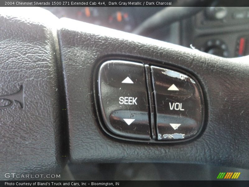 Dark Gray Metallic / Dark Charcoal 2004 Chevrolet Silverado 1500 Z71 Extended Cab 4x4