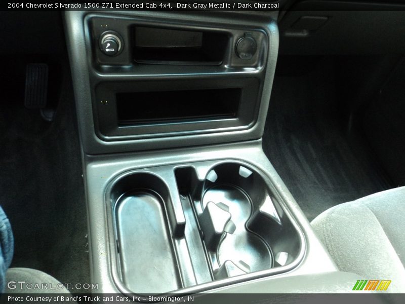 Dark Gray Metallic / Dark Charcoal 2004 Chevrolet Silverado 1500 Z71 Extended Cab 4x4