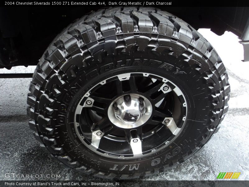 Dark Gray Metallic / Dark Charcoal 2004 Chevrolet Silverado 1500 Z71 Extended Cab 4x4