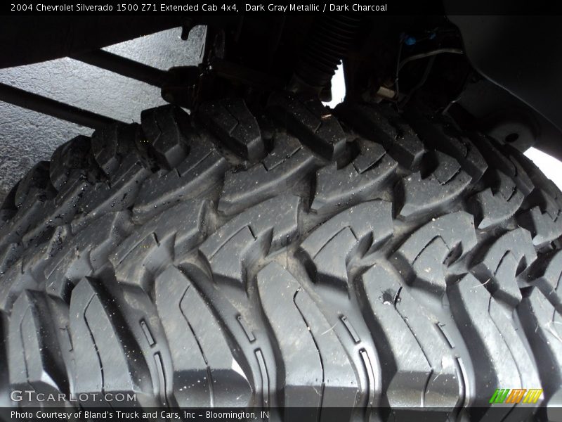 Dark Gray Metallic / Dark Charcoal 2004 Chevrolet Silverado 1500 Z71 Extended Cab 4x4
