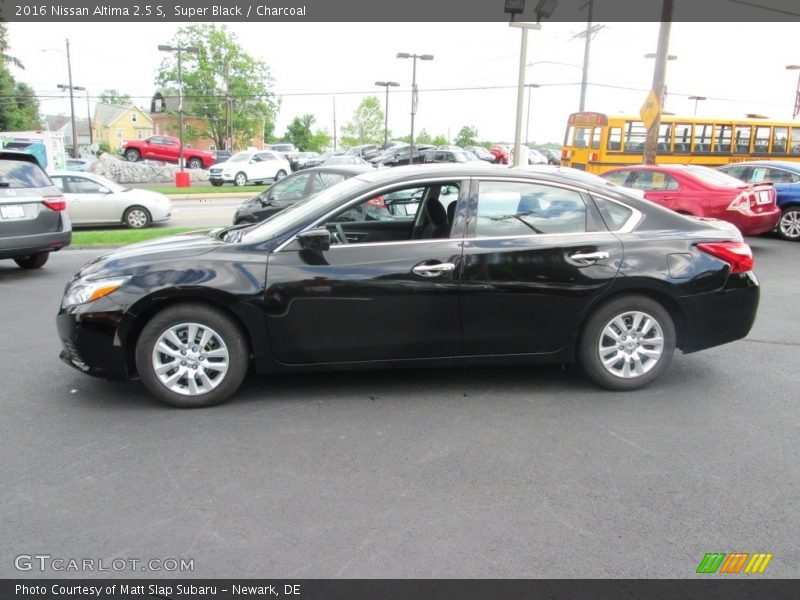 Super Black / Charcoal 2016 Nissan Altima 2.5 S