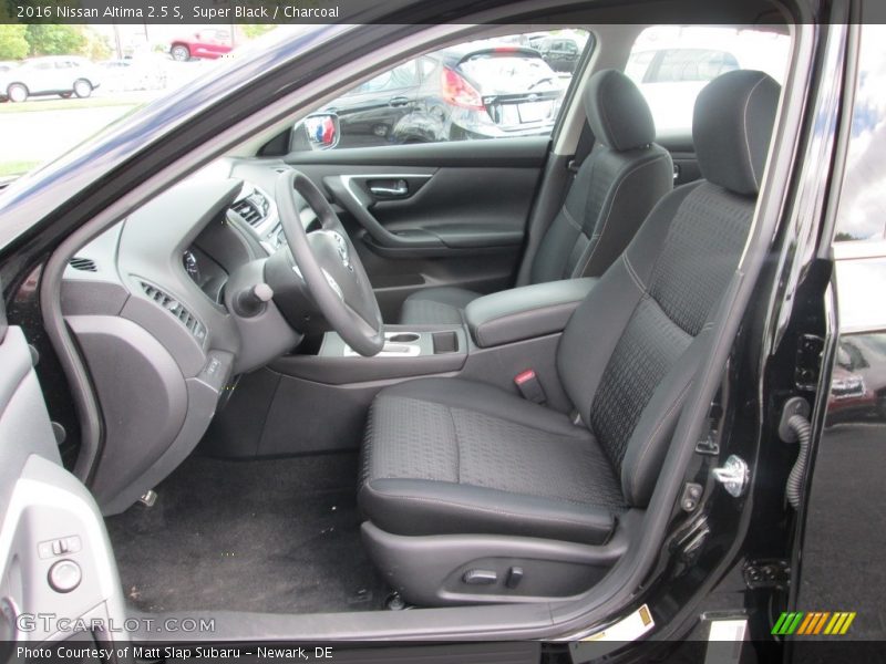 Super Black / Charcoal 2016 Nissan Altima 2.5 S