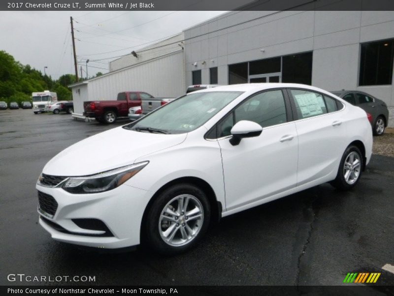 Summit White / Jet Black 2017 Chevrolet Cruze LT