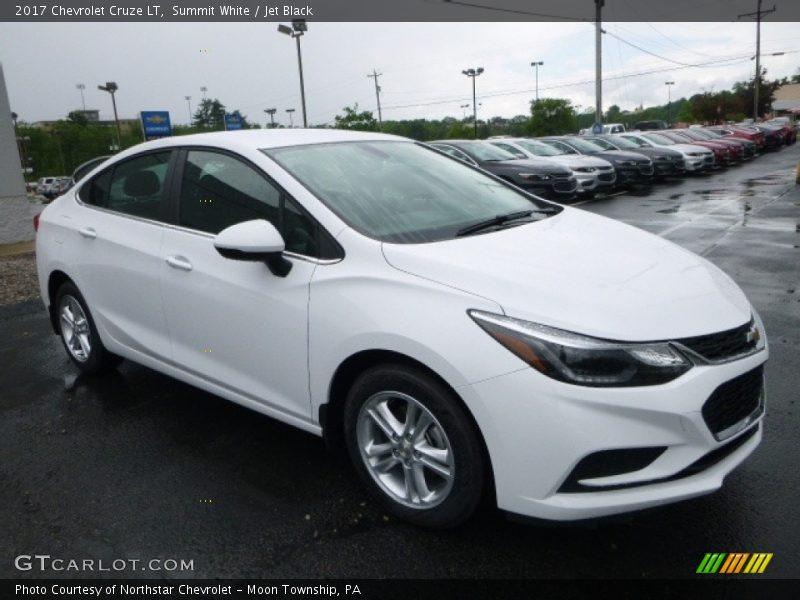 Summit White / Jet Black 2017 Chevrolet Cruze LT