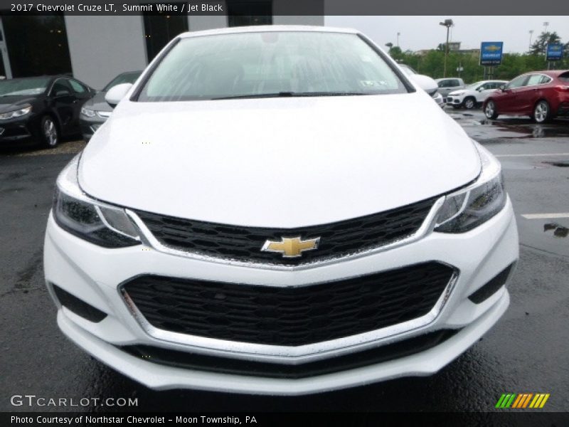 Summit White / Jet Black 2017 Chevrolet Cruze LT