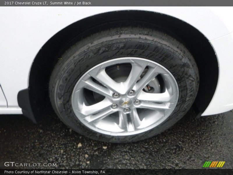 Summit White / Jet Black 2017 Chevrolet Cruze LT