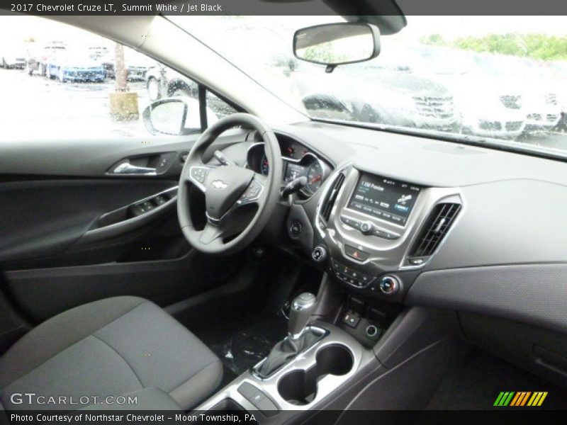 Summit White / Jet Black 2017 Chevrolet Cruze LT