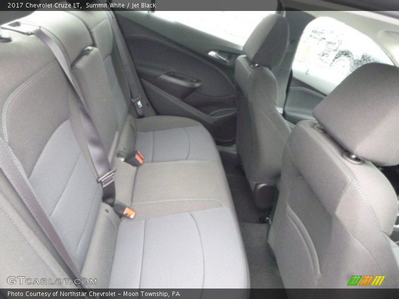 Summit White / Jet Black 2017 Chevrolet Cruze LT