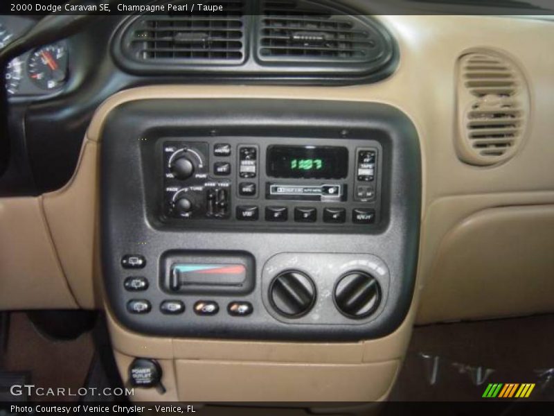 Champagne Pearl / Taupe 2000 Dodge Caravan SE