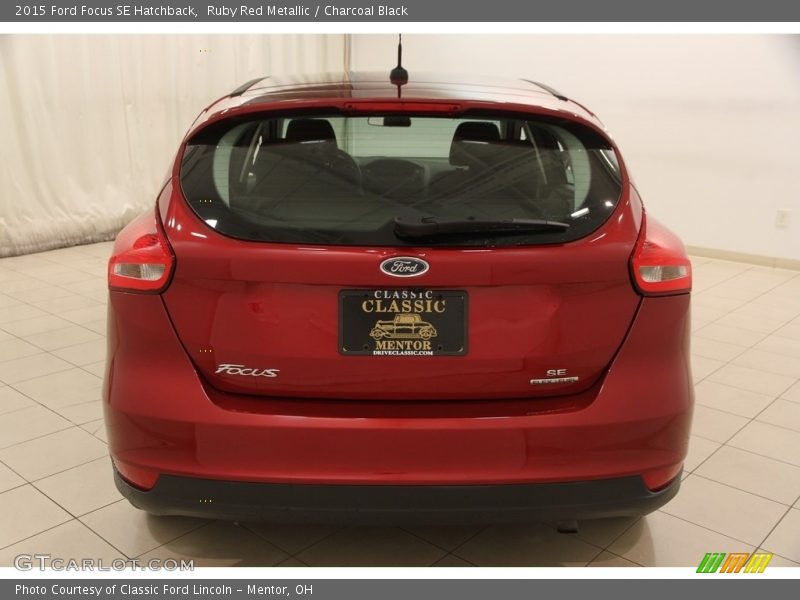 Ruby Red Metallic / Charcoal Black 2015 Ford Focus SE Hatchback