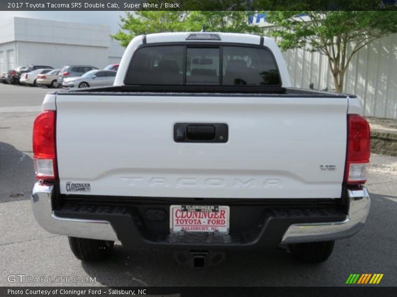 Super White / Black 2017 Toyota Tacoma SR5 Double Cab