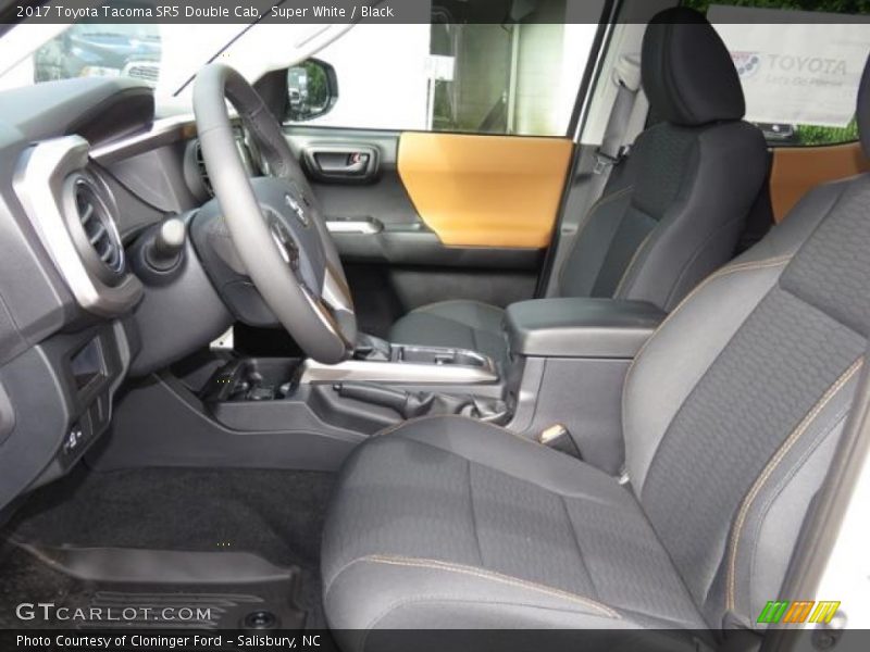 Super White / Black 2017 Toyota Tacoma SR5 Double Cab