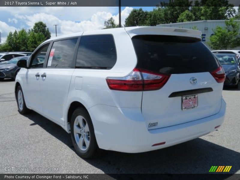 Super White / Ash 2017 Toyota Sienna L