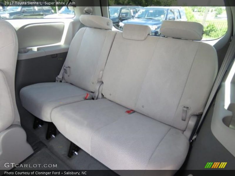 Super White / Ash 2017 Toyota Sienna L