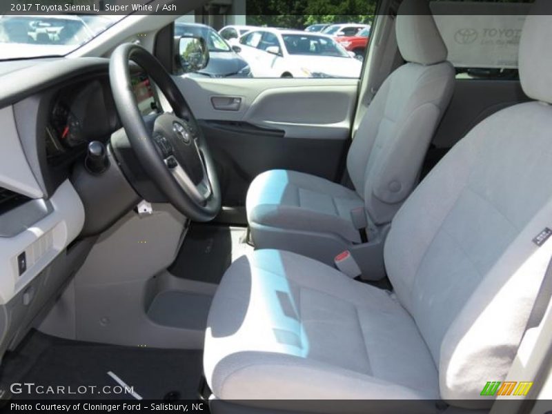 Super White / Ash 2017 Toyota Sienna L