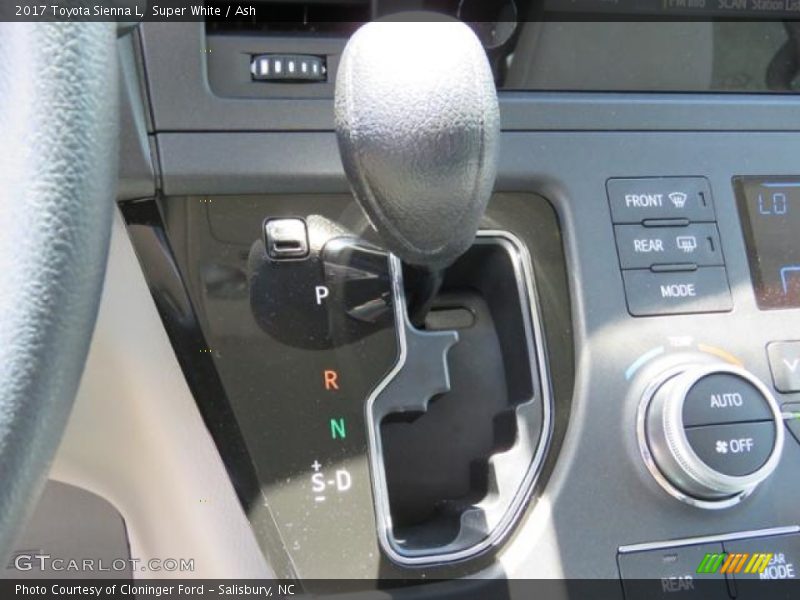 Super White / Ash 2017 Toyota Sienna L