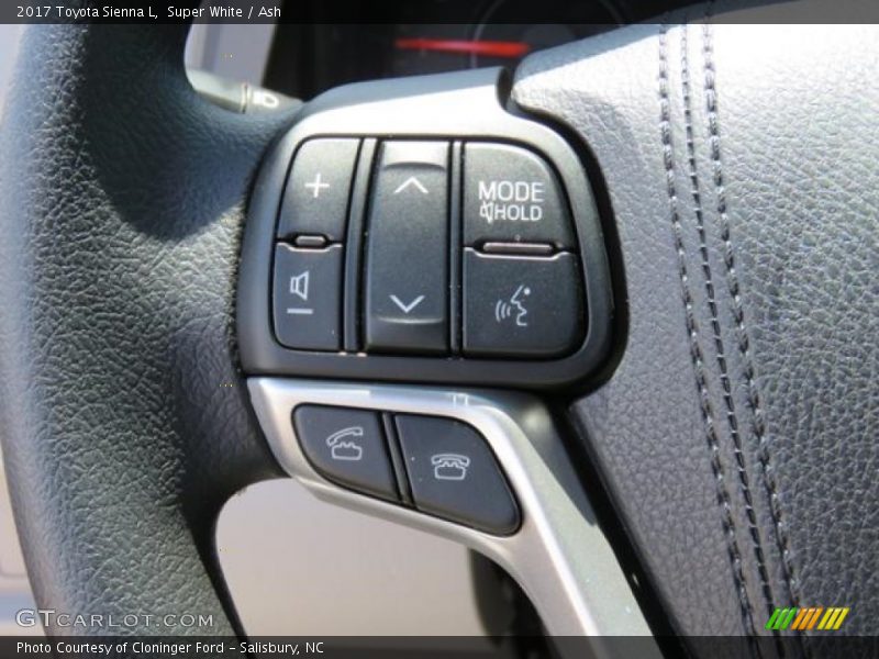 Super White / Ash 2017 Toyota Sienna L
