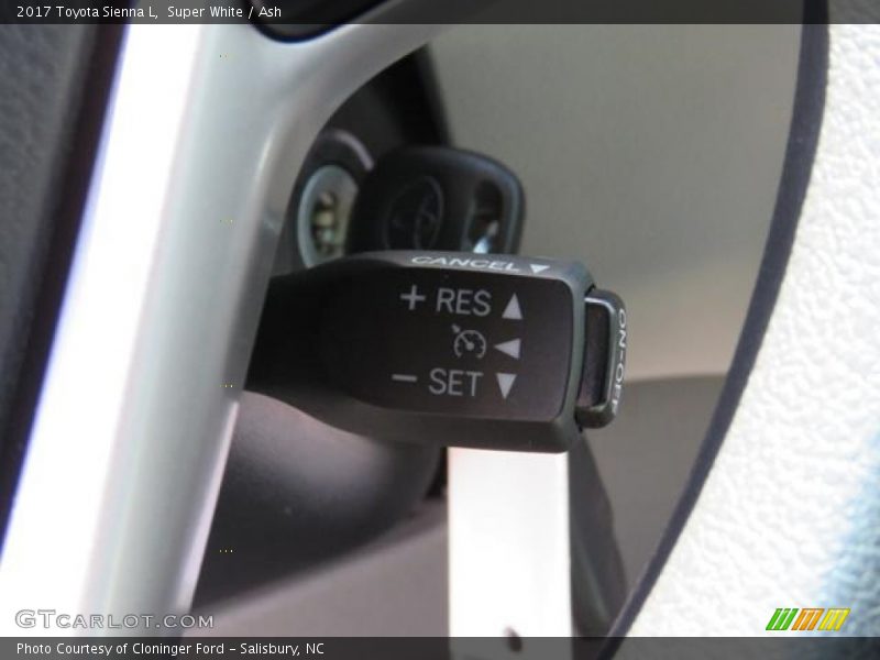 Super White / Ash 2017 Toyota Sienna L