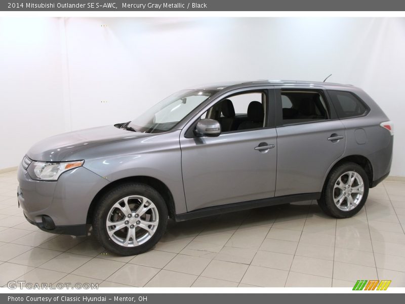 Mercury Gray Metallic / Black 2014 Mitsubishi Outlander SE S-AWC
