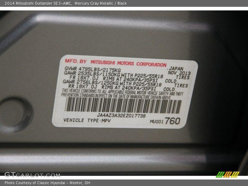 Mercury Gray Metallic / Black 2014 Mitsubishi Outlander SE S-AWC