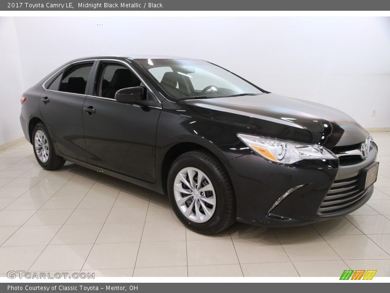 Midnight Black Metallic / Black 2017 Toyota Camry LE