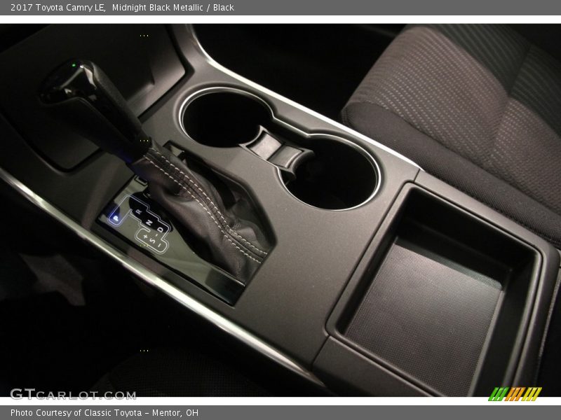 Midnight Black Metallic / Black 2017 Toyota Camry LE