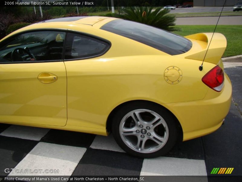 Sunburst Yellow / Black 2006 Hyundai Tiburon SE