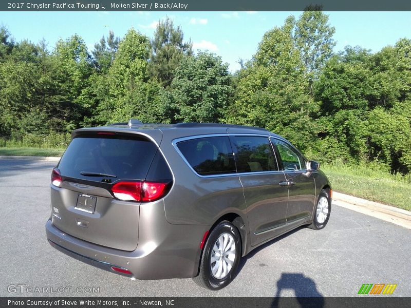 Molten Silver / Black/Alloy 2017 Chrysler Pacifica Touring L