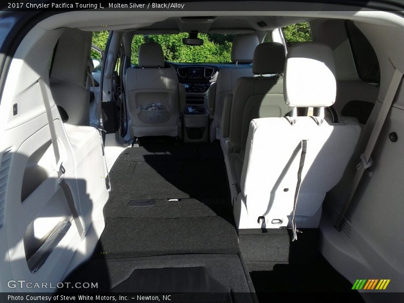 Molten Silver / Black/Alloy 2017 Chrysler Pacifica Touring L