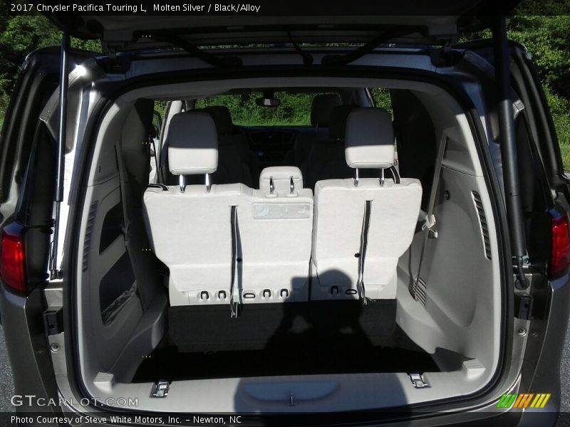 Molten Silver / Black/Alloy 2017 Chrysler Pacifica Touring L