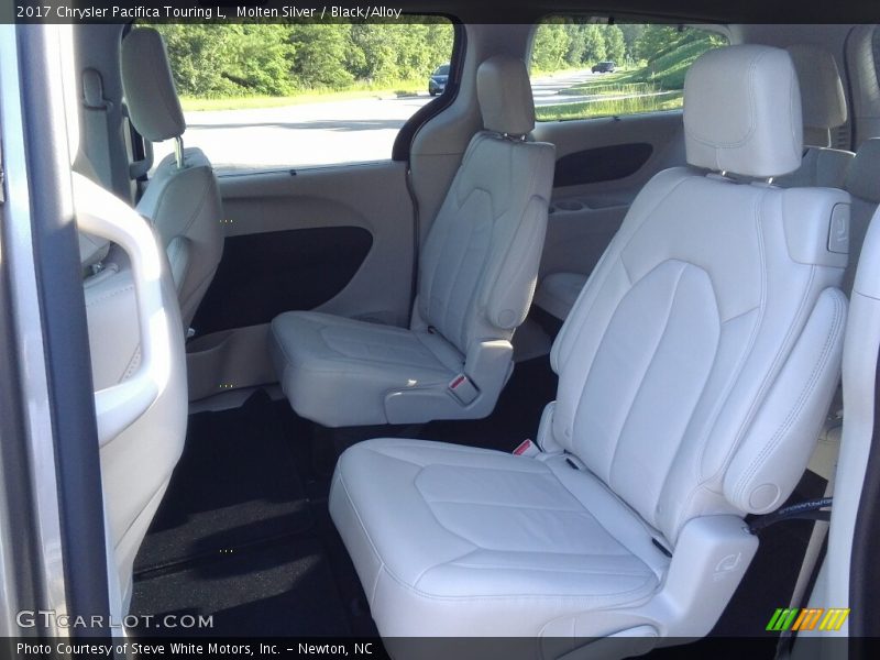 Molten Silver / Black/Alloy 2017 Chrysler Pacifica Touring L