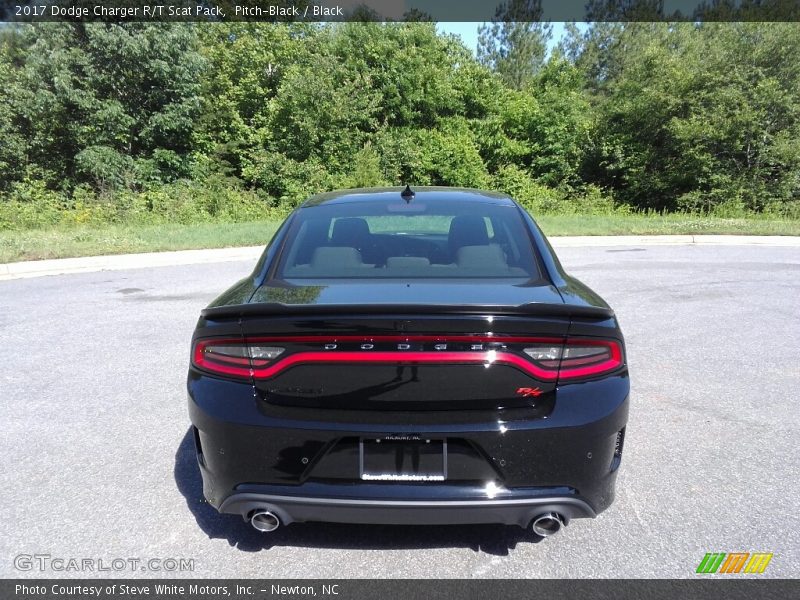 Pitch-Black / Black 2017 Dodge Charger R/T Scat Pack