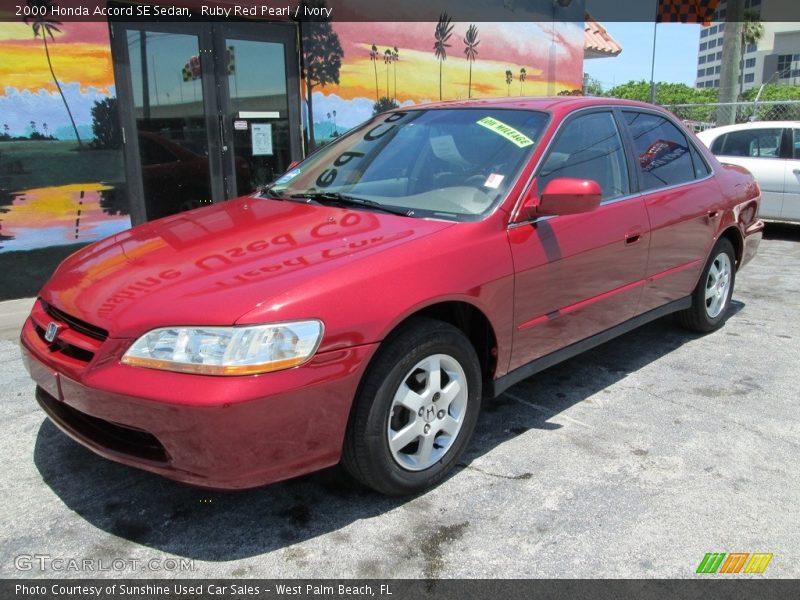 Ruby Red Pearl / Ivory 2000 Honda Accord SE Sedan