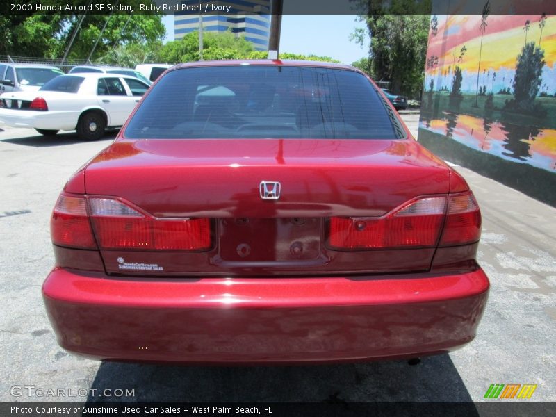 Ruby Red Pearl / Ivory 2000 Honda Accord SE Sedan