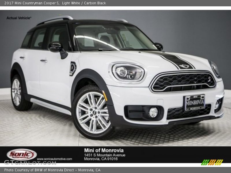Light White / Carbon Black 2017 Mini Countryman Cooper S
