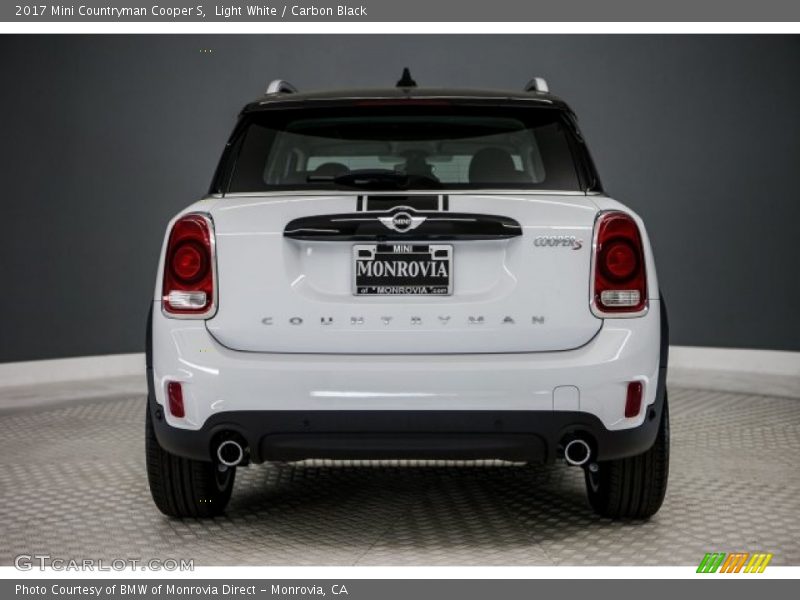 Light White / Carbon Black 2017 Mini Countryman Cooper S