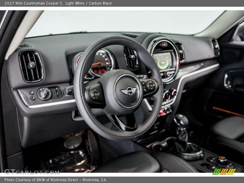 Light White / Carbon Black 2017 Mini Countryman Cooper S