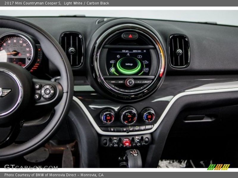Light White / Carbon Black 2017 Mini Countryman Cooper S